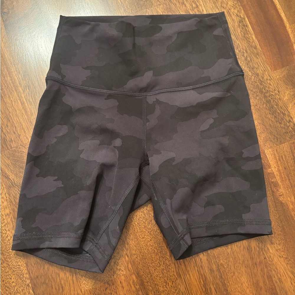 Lululemon Wunder Train High Rise Short 8" - Picture 2 of 3